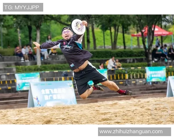 重庆飞盘队从攀岩到飞盘的华丽转身与竞技梦想的追逐之路 重庆飞盘队从攀岩到飞盘的华丽转身与竞技梦想的追逐之路